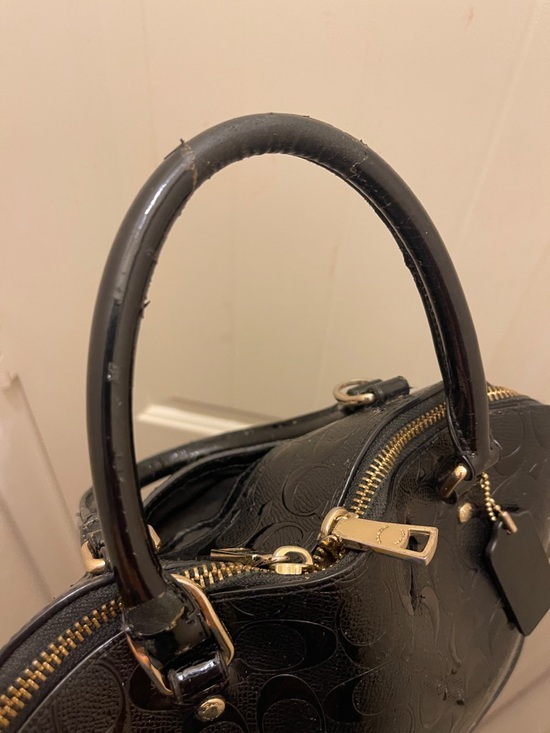 Coach, please check all picture of condition - Picture 14 of 17